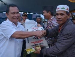 Bupati Dairi Santuni Anak Yatim Piatu dan Fakir Miskin di Kecamatan Sinehu dan Tigalingga