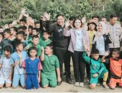 Bupati Beri Semangat kepada Anak-anak saat Buka Turnamen Mini Soccer di Tigalingga