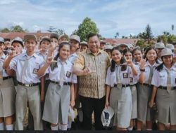 Hardiknas di SMAN 1 Tigalingga, Bupati Dairi: Didiklah Anak Sesuai Kodrat Zamannya