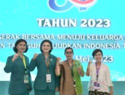 Ratna Kudadiri Perempuan Dairi Berjasa & Berprestasi Bidang Kesehatan Tingkat Nasional 2023