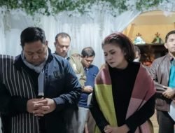 Bupati Dairi Melayat ke Rumah Duka Tokoh Masyarakat Almarhum Guntur Simarmata