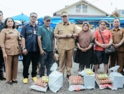 Pedagang Kebakaran Pasar Sidikalang Dapat Bantuan dari Bupati Dairi