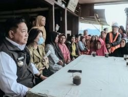 Tinjau Pengerjaan Jalan Simpang Tiga – Berampu, Bupati Dairi Pastikan Desember Selesai