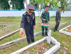 Sambut HUT TNI ke-78, Kabag SDM Polresta Deli Serdang Upacara Ziarah Nasional dan Tabur Bunga 