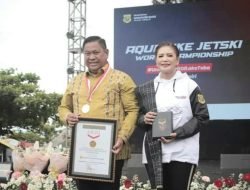 Bupati Dairi Terima Piagam & Medali Rekor MURI Penari Cawan Terbanyak