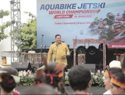 Dihadiri Ribuan Orang, Bupati Eddy Berutu Resmi Buka Aquabike Jetski di Dermaga Silahisabungan
