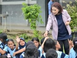 Ketua PKK Dairi Kampanyekan Aksi Bergizi di SMA Negeri 1 Siempat Nempu