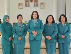 Ketua Tim Penggerak PKK Kab. Dairi Kukuhkan Ketua TP PKK dan Bunda PAUD Desa Silima Pungga Pungga