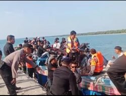 Kawal Logistik Pemilu ke Pulau Hinako 2 Personel Polres Nias Bertarung Dengan Ombak Samudra Hindia