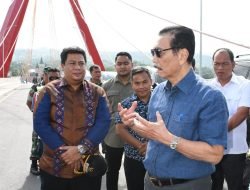 Kunjungi Samosir, Menko Marves Luhut Binsar Panjaitan Respon Usulan Bupati Samosir