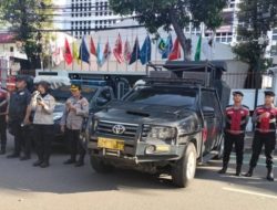 2 Kubu Massa Mendukung dan Menolak Hasil Demo di Depan KPU