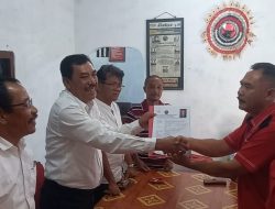 Pantas Sitindaon Datang Dari Surabaya Mendaftar Di DPC PDIP Kab. Samosir