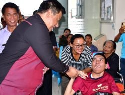 Bupati Samosir Salurkan Bansos kepada Penyandang Disabilitas, Anak Terlantar dan Lansia
