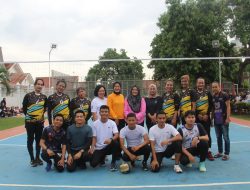 Junjung Sportifitas Dalam Pertandingan Perasahabatan Volly