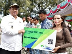 Peduli Pekerja Rentan Bukan Penerima Upah, Bupati Samosir Salurkan 1.512 BPJS