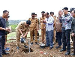 Bupati Samosir Peletakkan Batu Pertama Pembangunan Screen House KPT Hariara Pintu