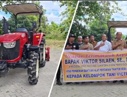 Viktor Silaen Serahkan Bantuan Alsintan Kerjasama Sinergitas Bupati Samosir Vandiko Timotius Gultom, ST