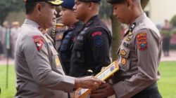 Kapoldasu Beri Penghargaan kepada Briptu Johanes Abdi Negoro Sibarani  Personil Polresta Deli Serdang 