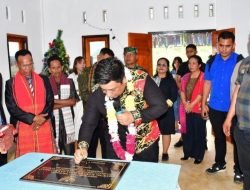 Tingkatkan Pelayanan Pemerintahan Desa, VANDIKO Resmikan Kantor Desa Parbalohan