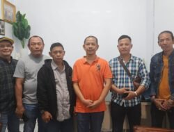 Ketua Pewarta Bagikan Beras Lagi kepada Pengurus dan Anggota