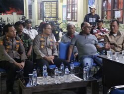 Kapolrestabes Medan Ikut Ronda Malam di Posko Anti Tawuran Tegal Sari