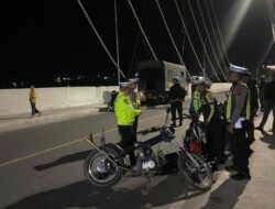 Antisipasi Premanisme, Polres Samosir Gelar Blue Light Patrol di Pangururan