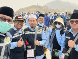 Petugas Kloter 13 KNO Dampingi City Tour Jemaah Haji