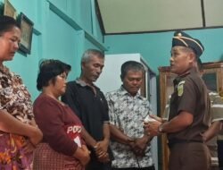 Kajari Samosir Beri Santunan, Kepada Keluarga Korban Tenggelam di Pelabuhan Onanrunggu