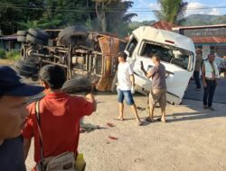 Rem Blong, Truck Konteiner Tabrak 5 Mobil di Depannya 1 Orang Penumpang Luka