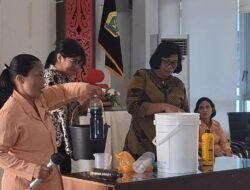 Ketua DWP Kab Samosir Apresiasi Sosialisasi Praktek Pembuatan Eco Enzim dan POC
