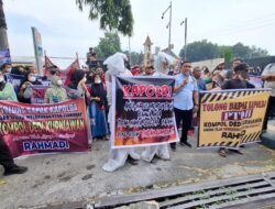 Ribuan Massa Geruduk Markas Polda Sumut, Desak Pemecatan Kompol DK