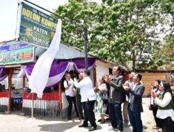 Bupati Samosir Vandiko Gultom Meresmikan Gudang Bolon Kompos UD. Taruli Asi