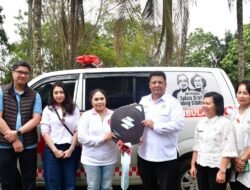 Bakti Sosial di Samosir: Keluarga Sirait- Sidabutar Serahkan Ambulans dan Bantuan Lainnya