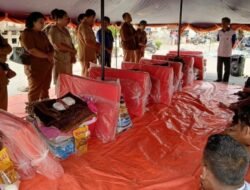 Pemkab Beri Bantuan Sosial untuk 8 Korban Kebakaran di Samosir