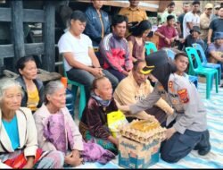 Kapolres Samosir Gelar Bakti Sosial untuk Korban Kebakaran 8 Unit Rumah di Desa Simarmata