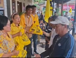 Sambut HUT Ke- 61, DPD Partai Golkar Samosir Bagi Sembako di Kec. Harian dan Sianjur Mulamula