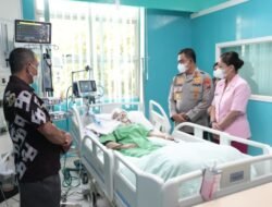 Kapolda Sumut Jenguk Korban Laka Lantas, Sampaikan Keprihatinan dan Doa untuk Kesembuhan