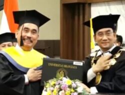 Resmi Sandang Gelar Doktor, Hendrik Sitompul Diwisuda Rektor Universitas Brawijaya Malang