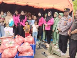 Ketua Bhayangkari Cabang Langkat Salurkan Bantuan Pengungsi Banjir di Hinai