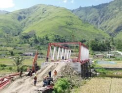 Bupati Samosir Monitoring Pembangunan Jembatan Sitapigagan, Harapan Masyarakat Terealisasi
