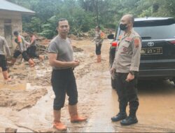 Brimob Polda Sumut Pulihkan Aktivitas Warga Taput Pasca Bencana