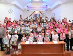 Kapolda Sumut Rayakan Natal Bersama Warga Terdampak Bencana di Adiankoting