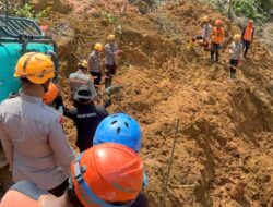 Polsatwa K-9 Ditsamapta Polda Sumut Maksimalkan Pencarian Korban Longsor di Tapsel