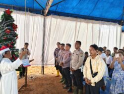 Polres Tapteng Fasilitasi Perayaan Natal Bersama Pengungsi Korban Bencana Hutanabolon