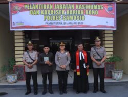 Kapolres Samosir Lantik Kasi Humas dan Kapolsek Harian Boho dalam Upacara Pelantikan Jabatan