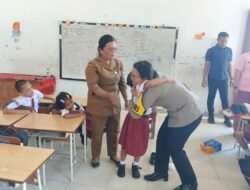 Kapolres Samosir Tinjau Program Makan Bergizi Gratis dan Berbagi Kasih dengan Pelajar