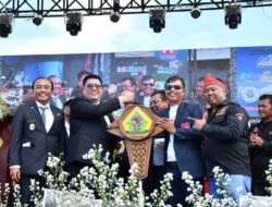 PSBI Wilayah Samosir Serahkan Podium Fleksibel sebagai Hadiah Ulang Tahun