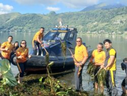 Kapolres Samosir Ganti Olahraga dengan Bersih-bersih di Water Front dan Tepi Danau Toba