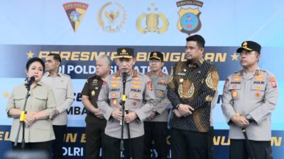 “Polri untuk Masyarakat” Kapolri Lepas 22 Kontainer Bantuan Kemanusiaan 