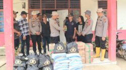 Kapolres Tapteng Tinjau Lokasi Longsor di Sitahuis